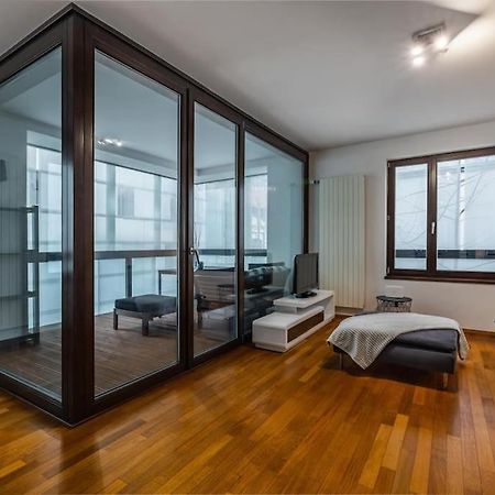 Modern Spacious Flat With A Terrace And A Parking براغ المظهر الخارجي الصورة